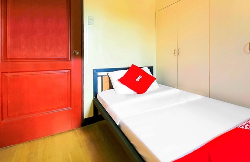 Santa Lucia Hotel | OYO 794 Regatta Residences