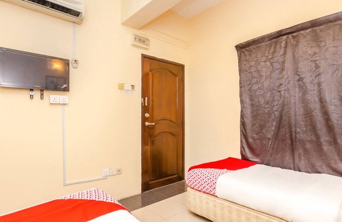 Daerah Kulai Hotel | OYO 89703 B Link Hotel