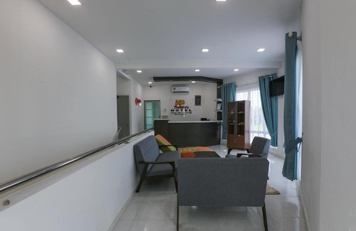 Pasir Puteh Hotel | OYO 89859 Pp Traveller's Hotel