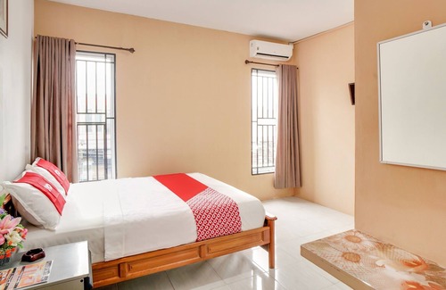 Kabil Hotel | OYO 90024 Botania Homestay & Cafe