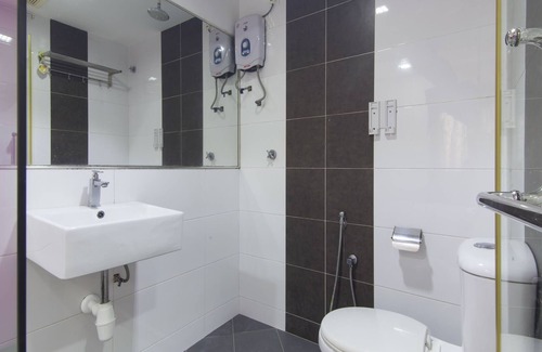 Pelabuhan Klang Hotel | OYO 90296 Red Orange Hotel Port Klang
