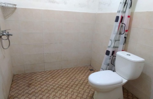 Jember Hotel | OYO 90614 Spring Homestay