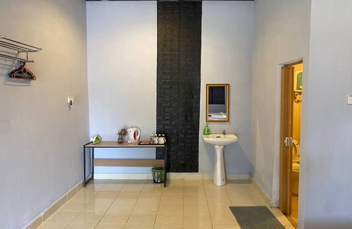 Lubok Buaya Hotel | OYO 91046 Bayu Cenang Inn Langkawi