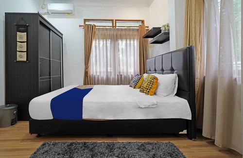 Bandung Hotel | OYO 92121 Mitra Dago Antapani Syariah