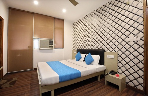Sector 22 Hotel | OYO 9230 Hotel Royal Brooks