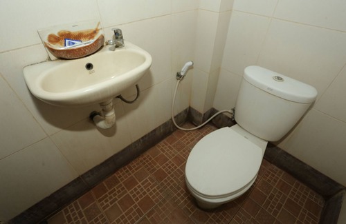 Bekasi Hotel | OYO 93021 Kost Dison