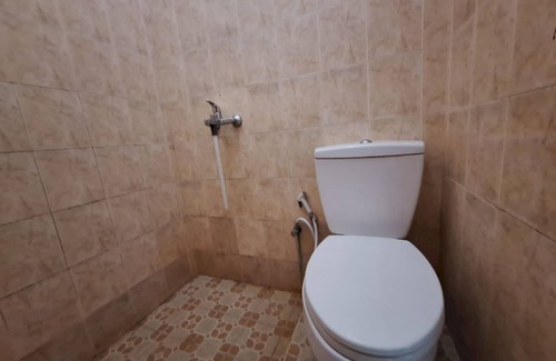 Cisarua Hotel | OYO 93280 Villa Efita