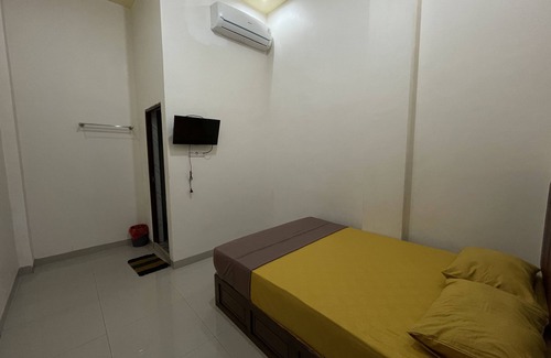Parepare Hotel | OYO 93414 Wisma Ratu Syariah Near SMP Negeri 2 Watang Pulu