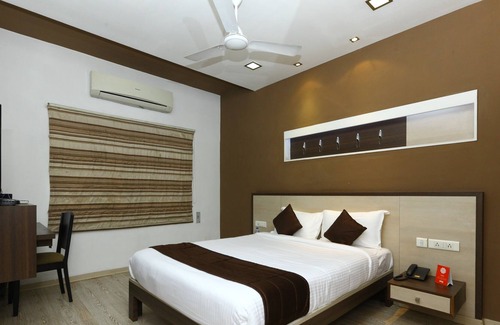 Saidapet Hotel | OYO 9911 Apartment Shylee Niwas