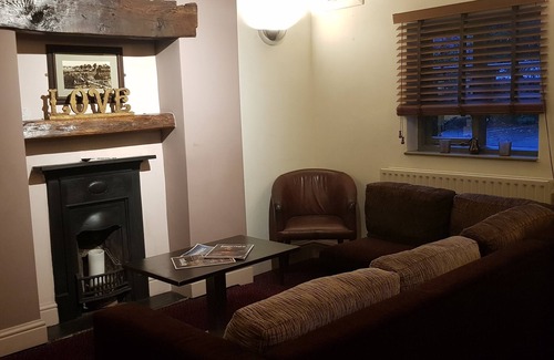 Etwall Hotel | OYO Blenheim House