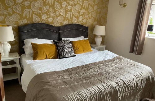 Hawes Hotel | OYO Cocketts Hotel