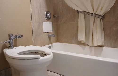 Governor's Walk Hotel | OYO Hotel Tallahassee Downtown