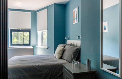 Brighton House | OYO Ruby Pub & Hotel