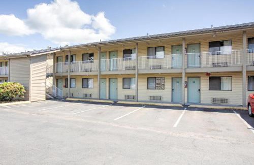 Woodland Hotel | OYO Woodland Hotel and Suites