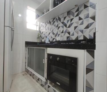 Itarare Apartment | Pé na areia, 2min a Pé da Praia do Itararé