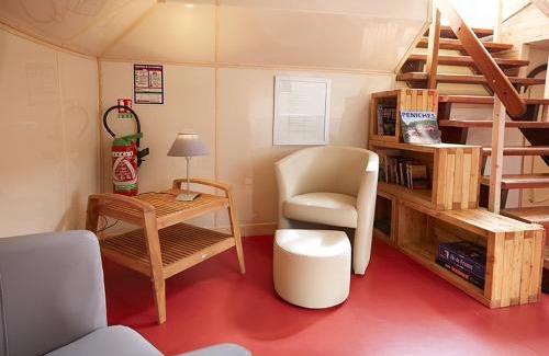 Auvers-sur-Oise Bed & Breakfast | Péniche Daphné's