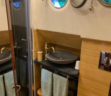 Le Mas-dAgenais Boat Rental | Péniche Wakaï - Chambres d'hôtes