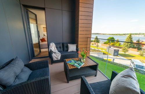 Mikolajki Apartment | P R A T U M 17 Apartament z widokiem na jezioro