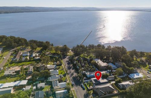 Long Jetty House | Pacific Paradise - 4 Bedroom House Central Coast