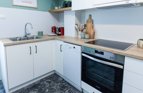 Pangrati Apartment | Pagrati Urban Oasis Getaway 2Bd Apt