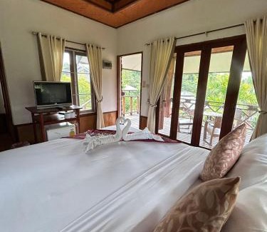 Mae Hi Cabin | Pai Love & Baan Chonphao Resort