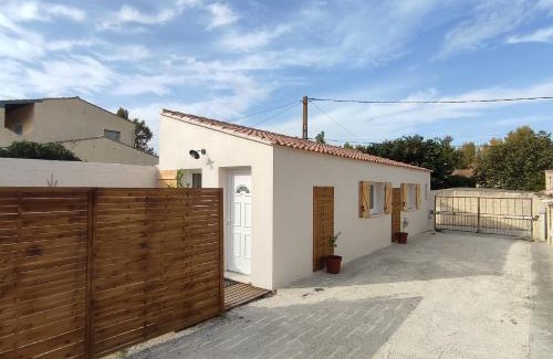 Entraigues-sur-la-Sorgue Apartment | Paisible maisonnette à Entraigues sur la Sorgue