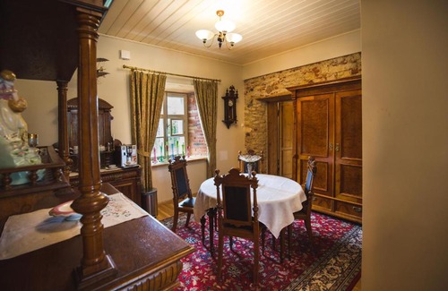 Poltsamaa Parish Hotel | Pajusi Mõisa Külalistemaja