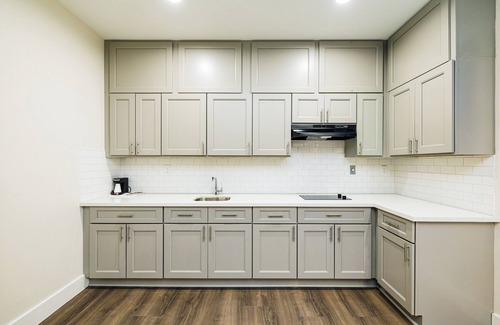 Southeast Houston Hotel | Palace Inn Blue Edgebrook