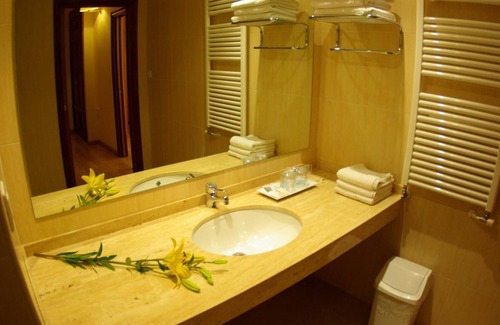 Navia Hotel | Palacio Arias & Hotel y Apartamentos Arias