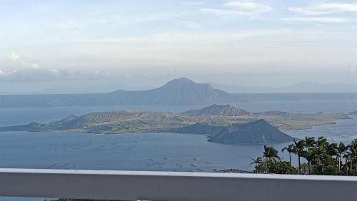 Tagaytay Resort | Palacio Taal view with balcony Tagaytay