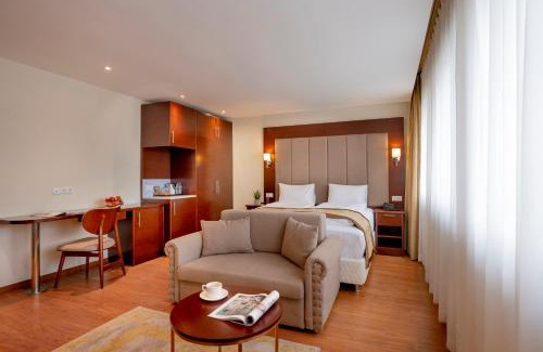 Rhein-Erft-Kreis District Hotel | Palast Hotel