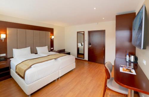 Rhein-Erft-Kreis District Hotel | Palast Hotel