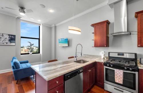 Olde Kensington Apartment | Palatial 1br W Rooftop Pool