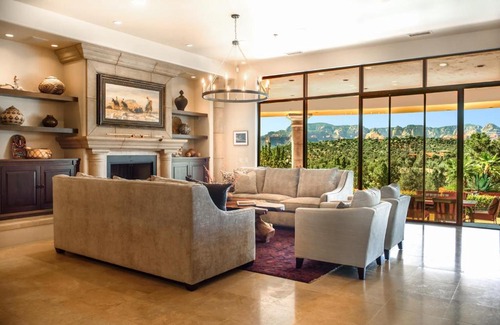 West Sedona House | Palatial Paradise with Breathtaking Views of Red Rock and Stunning Infinity Pool