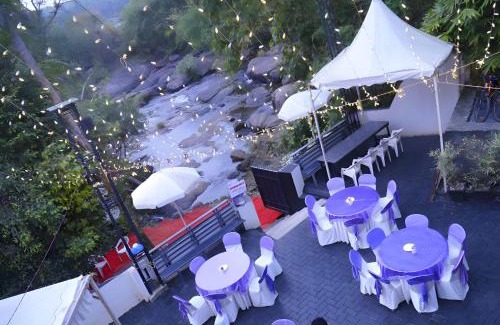 Irinjalakuda Bed & Breakfast | Palatty's Resorts