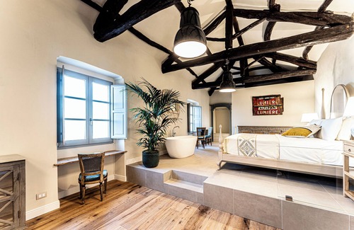 Historic Castle District House | Palazzo Boyl 1840