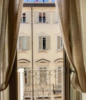 Historic Centre Apartment | Palazzo Del Carretto-Art Apartments and Guesthouse