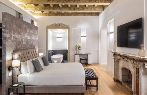 Rione IV Campo Marzio House | Palazzo Goldoni Condotti Collection