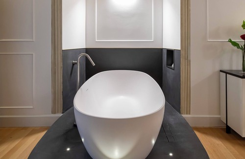 Rione IV Campo Marzio House | Palazzo Goldoni Condotti Collection