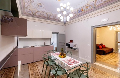 Trapani Apartment | Palazzo Guajana - APARTAMENTO “C”