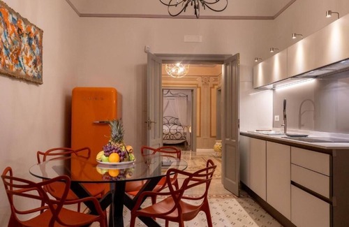 Trapani Apartment | Palazzo Guajana - APARTAMENTO “C”