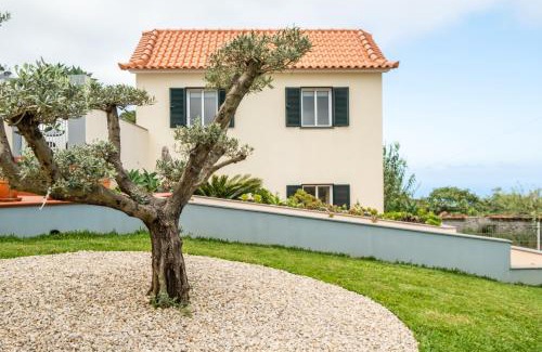 Porto Moniz House | Palheiro Simone by Homie