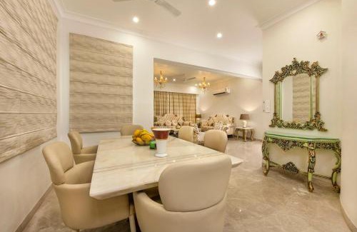 Civil Lines Bed & Breakfast | Palm 34