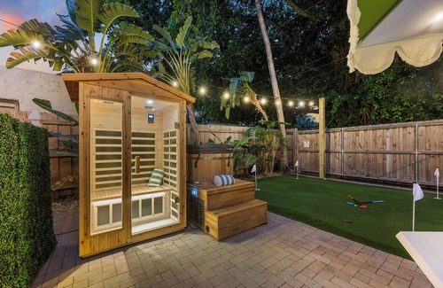 Poinciana Park House | Palm Beach 5BR Cottage!Pool+Spa+Sauna+Cold Plunge