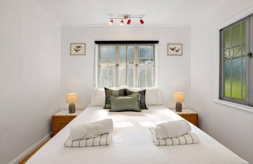 Manunda House | 'Palm Paradise' Garden Getaway near Cairns