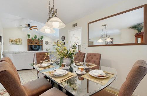 Palm Desert Apartment | Palm Paradise