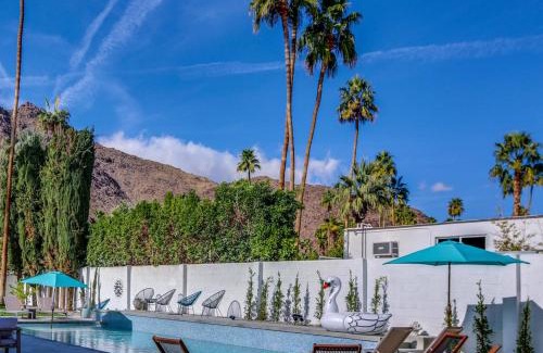 Vista Las Palmas House | Palm Springs Regal Contemporary Permit# 4106