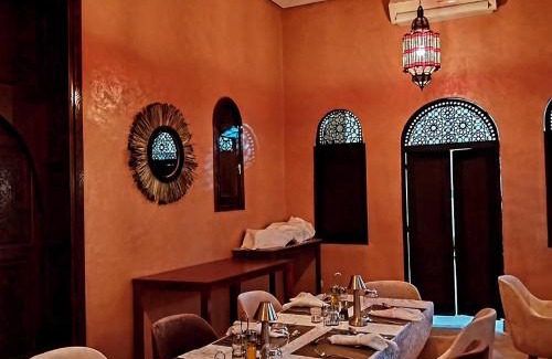 Tarmigt House | Palm View Palace