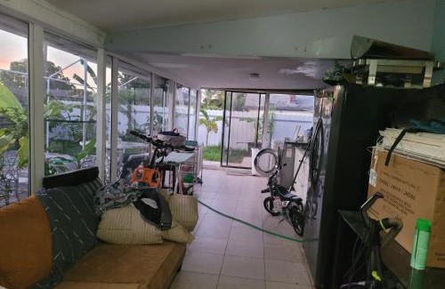 Poiciana Park II House | PalmBeachHousefrom69DaylyforPrsmin2PersPPartyP3rRoom