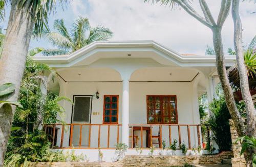 Basdiot House | Palmera Palma Private 1-BR Bungalow in Moalboal